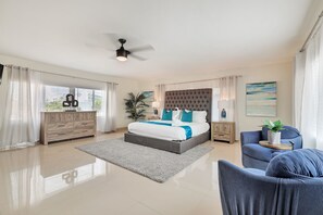 House | 5 bedrooms, iron/ironing board, travel crib, free WiFi