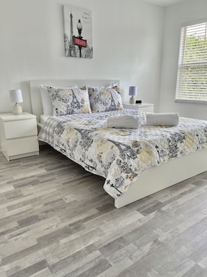 4 camere, culla da viaggio, Wi-Fi gratuito