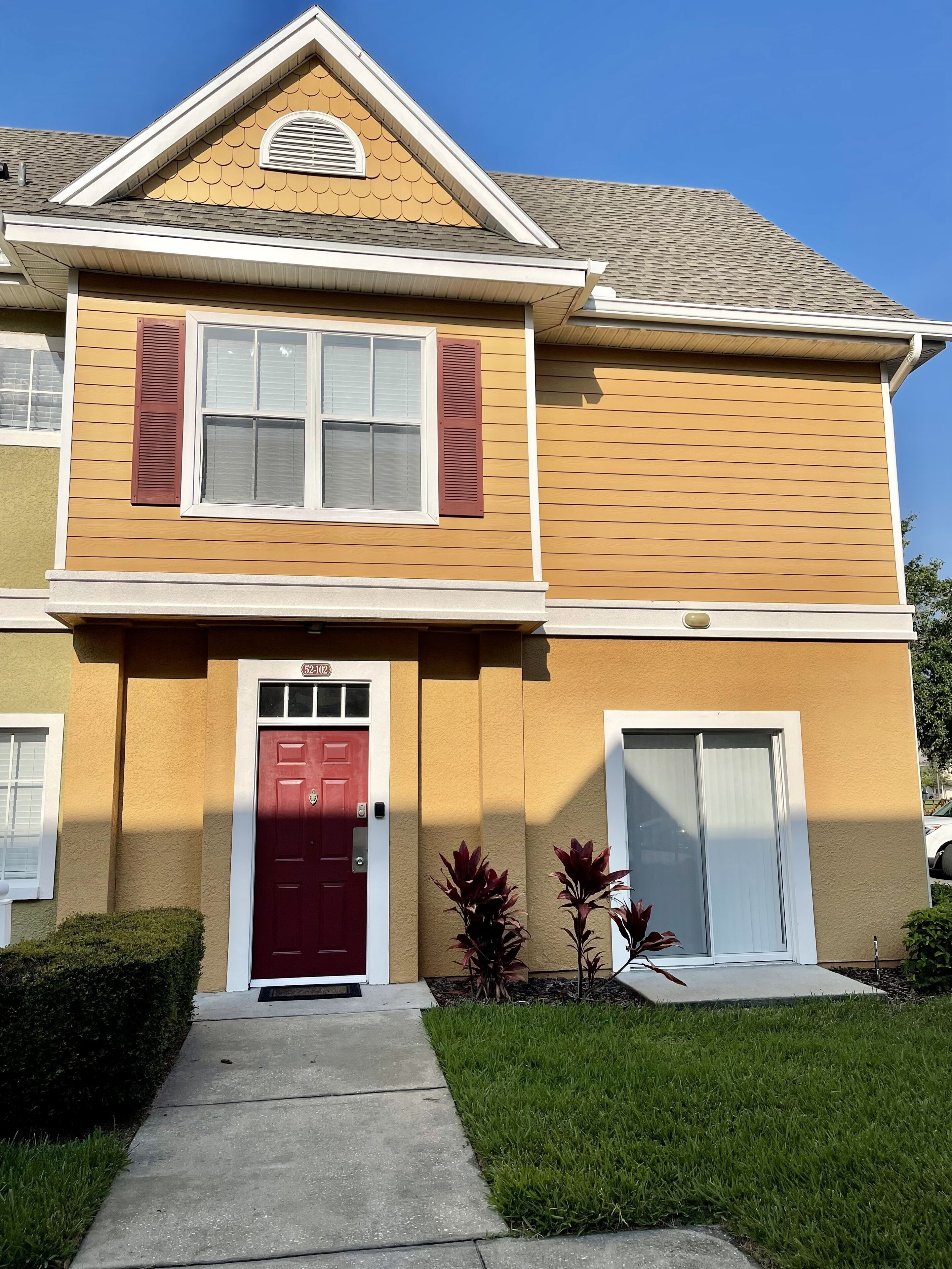 Beautiful Resort Venetian Bay Village Condo near Disney World