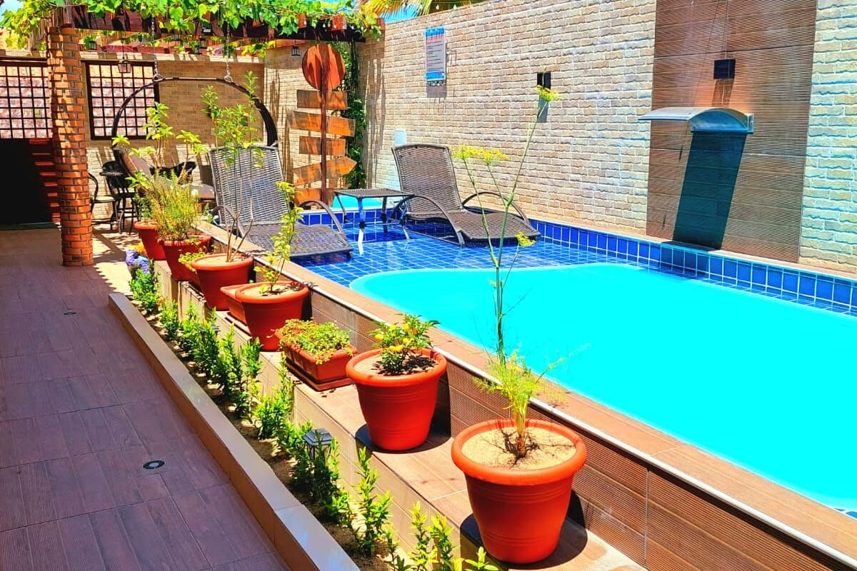 1 bedroom, individually decorated, individually furnished