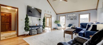 Kentucky holiday home with Hot Tub & pool In Louisville KY