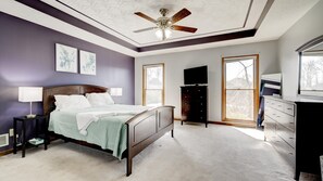 4 Schlafzimmer, Schreibtisch, Bügeleisen/Bügelbrett, Reisekinderbett