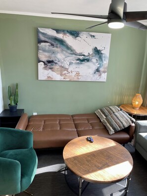 Smart TV, fireplace - Stylish comfortable 3BR with tons of natural light (Chicago)