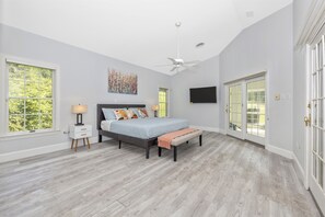 4 bedrooms, desk, iron/ironing board, travel cot