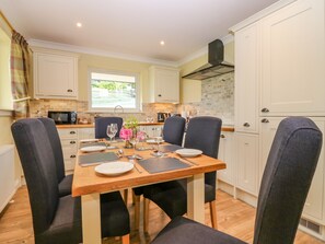 Ferienhaus | Eigene Küche | Kühlschrank, Geschirrspüler, Wasserkocher, Toaster