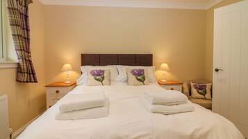 Cottage | 3 bedrooms, individually decorated, individually furnished, free WiFi