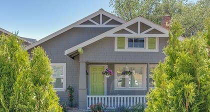 Cheerful 3-bedroom with free parking on premesis