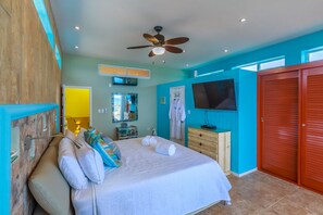 2 habitaciones, caja de seguridad en la habitación y escritorio 