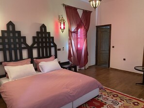 23 chambres, accès au Wi-Fi (inclus)