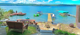 Canadaigua Lake Sunset Oasis: Private Beach, Family Fun Wineries, CMAC, Shopping
