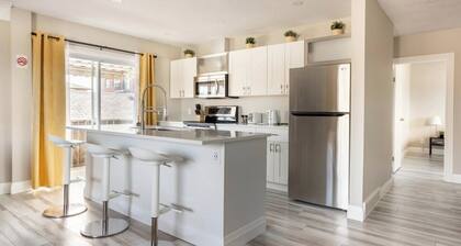 ENTIRE 2 BEDROOM APARTMENT DOWNTOWN