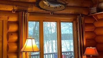 40-inch TV with cable channels