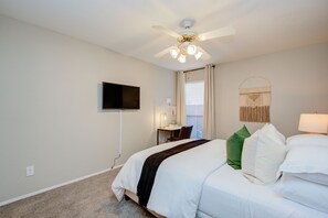 1 bedroom, desk, iron/ironing board, free WiFi