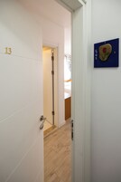 Standard-Doppelzimmer | Minibar, Zimmersafe, Schreibtisch, Verdunkelungsvorhänge