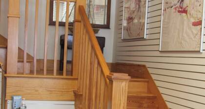 Spacious Loft on Middle Lane in Historic Downtown Beaufort