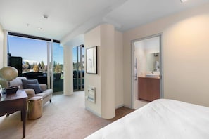 3 bedrooms, iron/ironing board, travel cot, WiFi