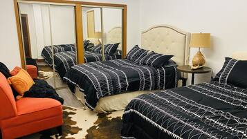 5 slaapkamers, een bureau, een strijkplank/strijkijzer, gratis wifi