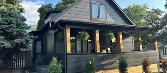 Spacious Holiday House: Arcade, 17 Beds, Entertaining Patio+