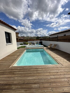 Utomhuspool