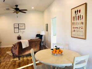 Interior - Country escape just minutes from city & tourist spots (Exeter)