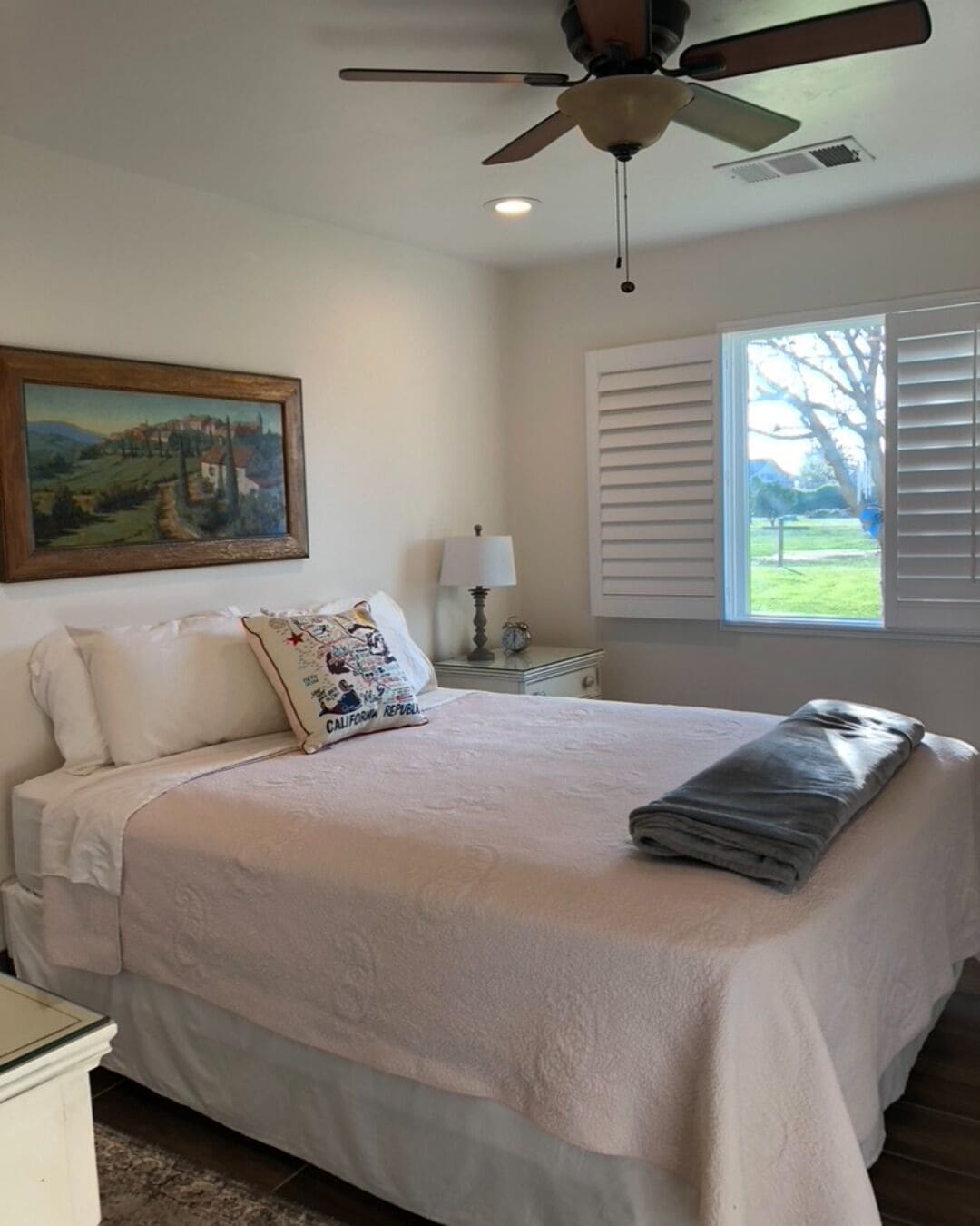 2 dormitorios, escritorio, tabla de planchar con plancha y wifi gratis