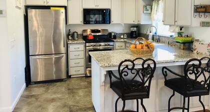 Country escape just minutes from city & tourist spots