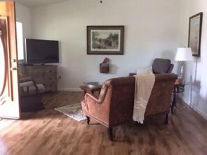 Smart TV, books - Country escape just minutes from city & tourist spots (Exeter)