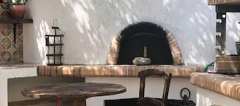 Traditional and cozy cretan guest house close to the beach