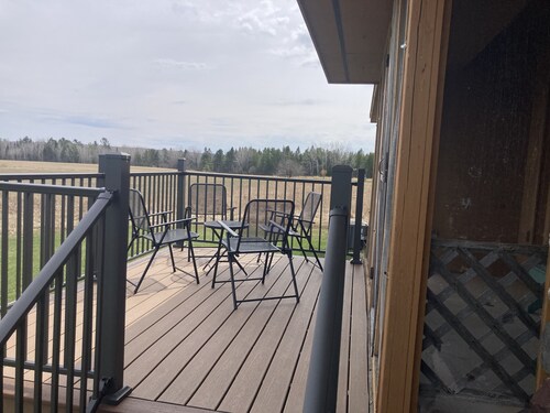 Spacious, secluded sanctuary!  Very clean!  5 Queen Beds!  Wildlife viewing.
