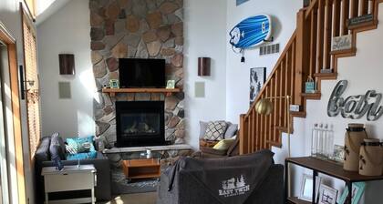 East Twin Lake House - Kayak, SUP - 2 Minutes to town