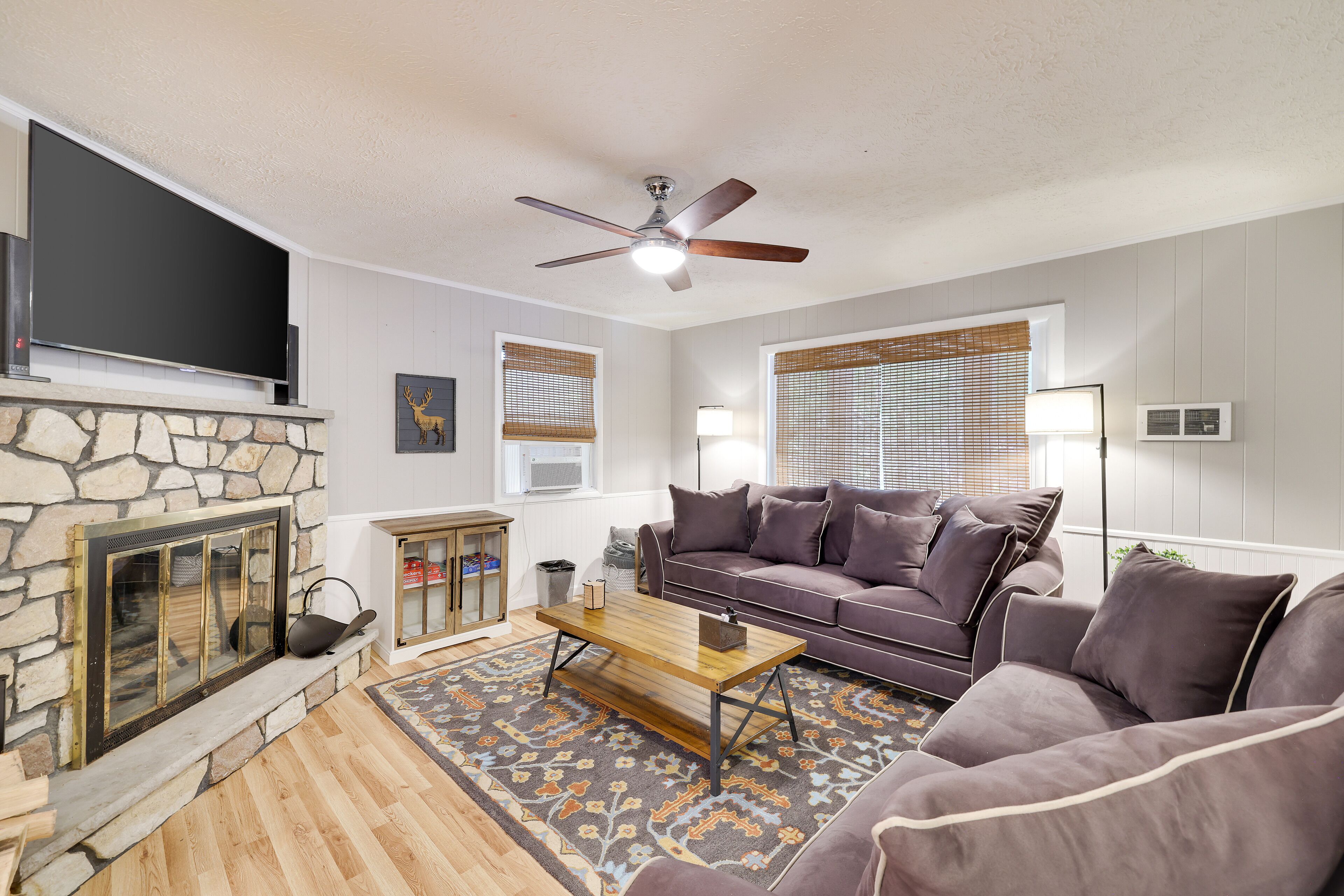 Family Friendly Comfy Lodge Getaway in the Poconos