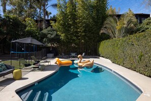 Piscine extérieure, piscine chauffée