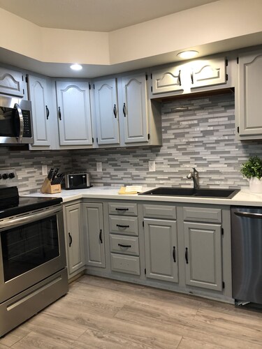 Minutes from New River Gorge!  Country setting - great for families and friends!