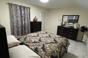 5 bedrooms, iron/ironing board, free WiFi, bed sheets