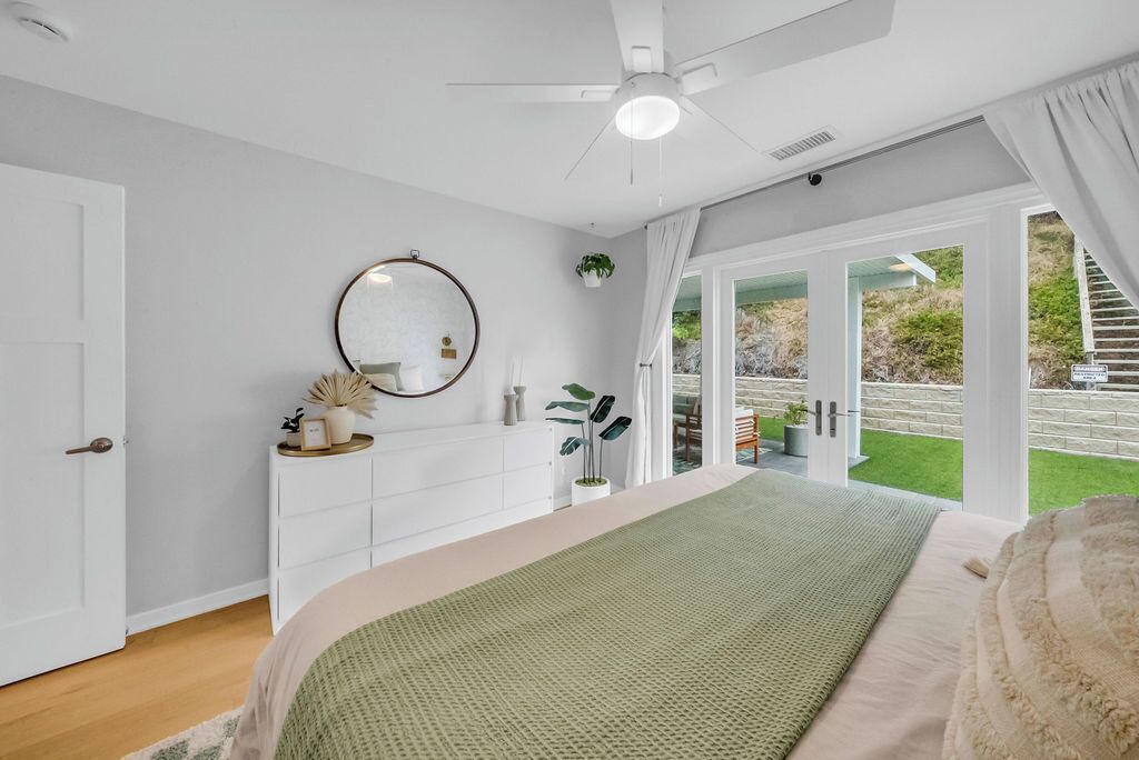3 bedrooms, iron/ironing board, travel crib, free WiFi