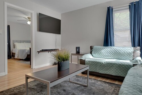 Duke East Campus 1BR Markham