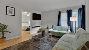 1 slaapkamer, een bureau, een strijkplank/strijkijzer, gratis wifi