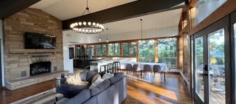 Otto, NC Mountain Family Cabin w/breathtaking view, sleeps 10 access to river