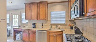 Perfect Craftsman House | Uptown Dallas | Love Field Airport Nearby