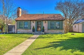 Exterior - Perfect Craftsman House | Uptown Dallas | Love Field Airport Nearby (Dallas)