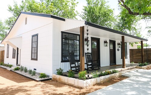 Pansy House @ The Briarpatch!  Location, Location, Location!