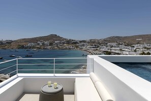 Honeymoon Suite with Panoramic Sea View & Mini Pool | Terrace/patio - CUBIC Mykonos Seafront Design Suites (Mykonos)
