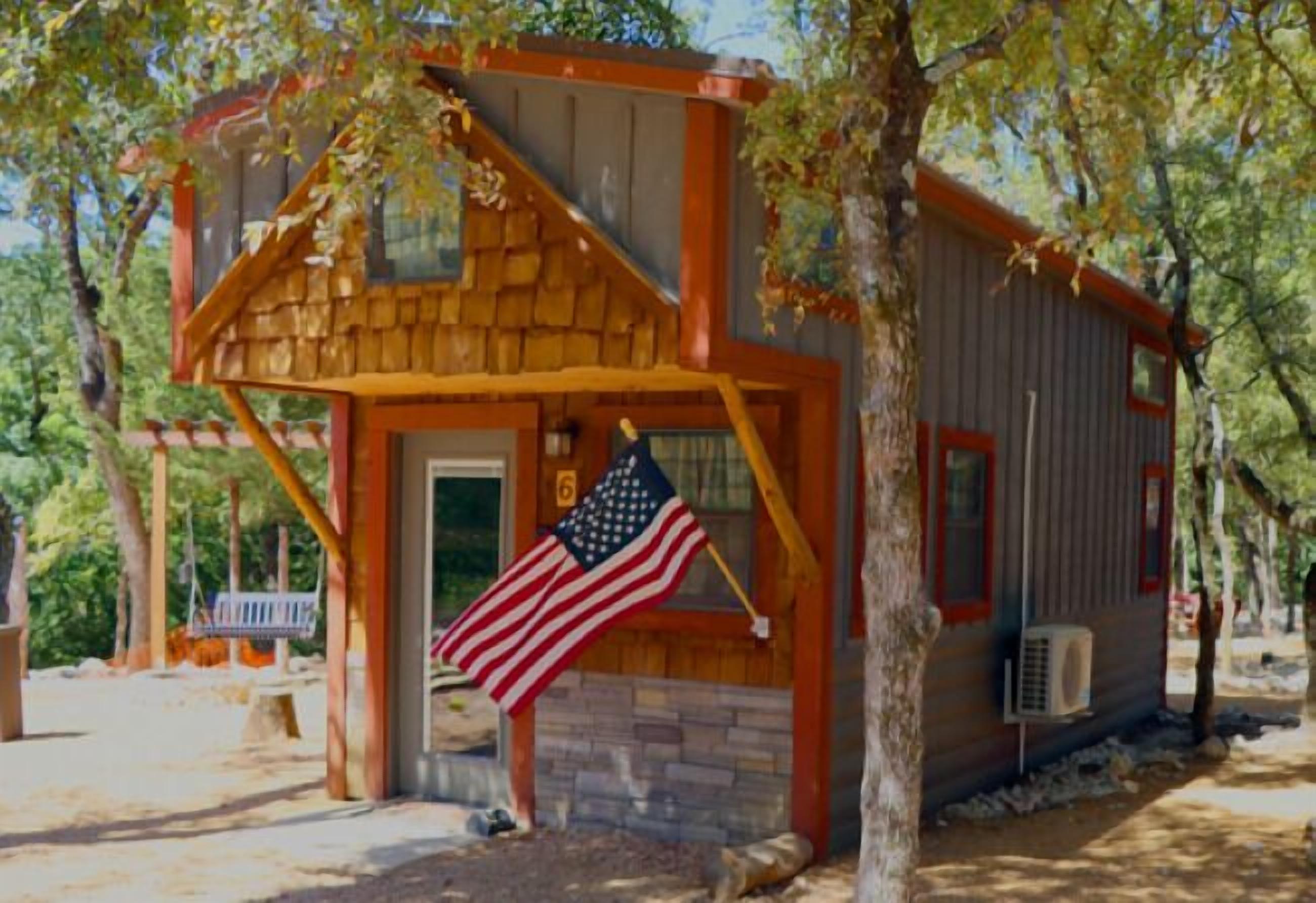 tiny home sleep 6 | individually decorated, individually furnished, travel cot, free wifi