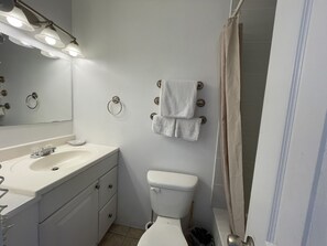 Bathroom - Sunny Motel (Saugeen Shores)
