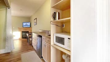 Apartment, 2 Bedrooms | Free WiFi