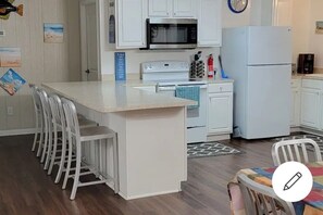 冰箱、微波炉、烤箱、洗碗机