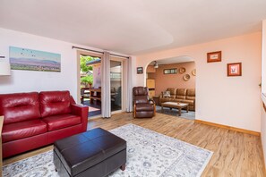 Interior - Desert Oasis with a deck and private backyard (Albuquerque)