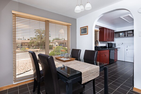 Dining - Desert Oasis with a deck and private backyard (Albuquerque)