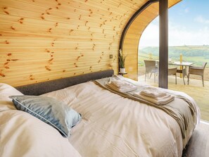 1 bedroom, free WiFi, bed sheets - 1 bedroom accommodation in Llanboidy, near Laugharne (Llanboidy, near Laugharne)