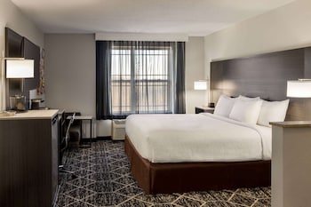 La Quinta Inn & Suites by Wyndham Lake George